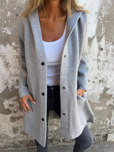 Adriana | Veste en tricot avec boutons et capuche