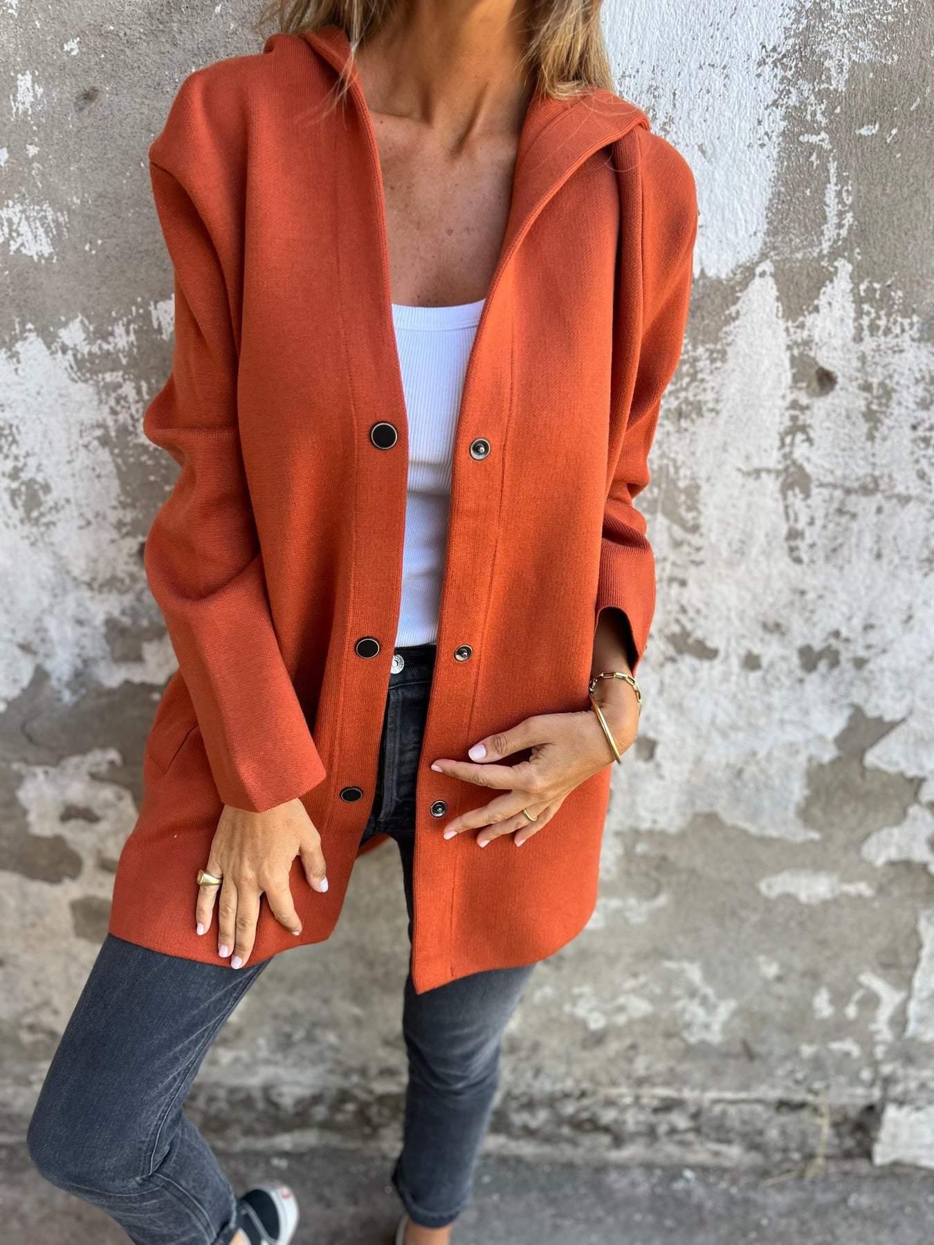 Adriana | Veste en tricot avec boutons et capuche