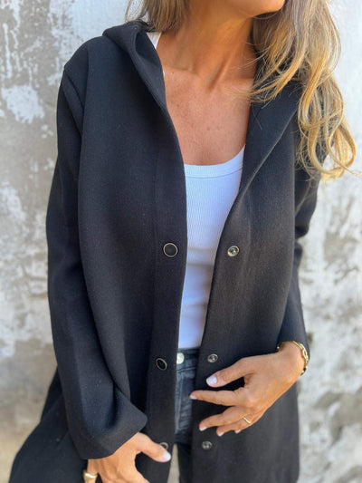 Adriana | Veste en tricot avec boutons et capuche