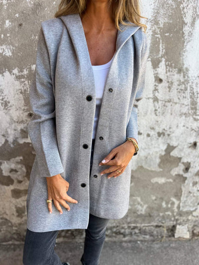 Adriana | Veste en tricot avec boutons et capuche